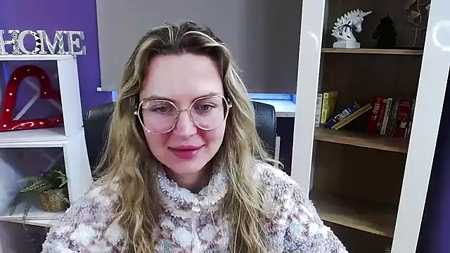 Zoey_Erotic's cam snapshot