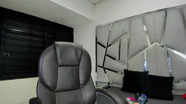 Catherinee69_x live sex cam