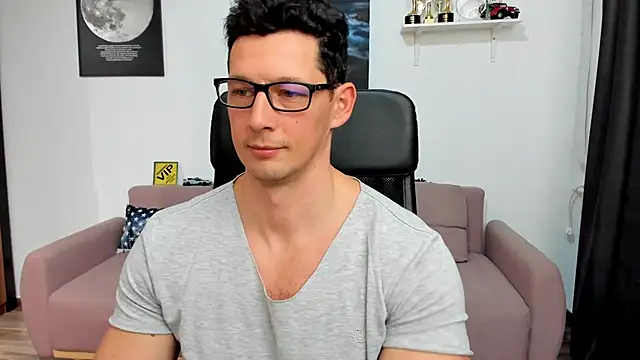 BrutusK08 live sex cam