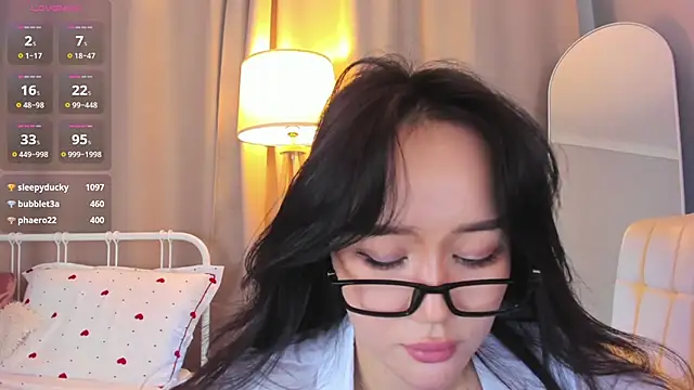 AmiliYan live sex cam