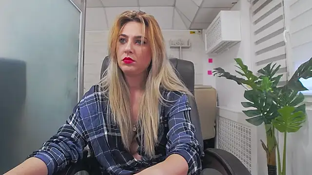 AvaBlue_'s cam snapshot