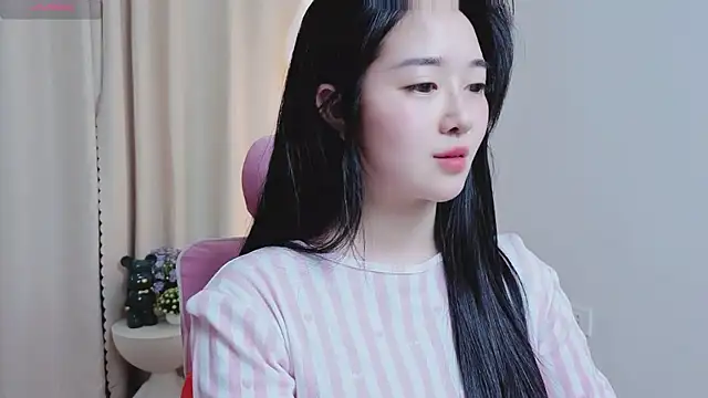 Miu-999 live sex cam