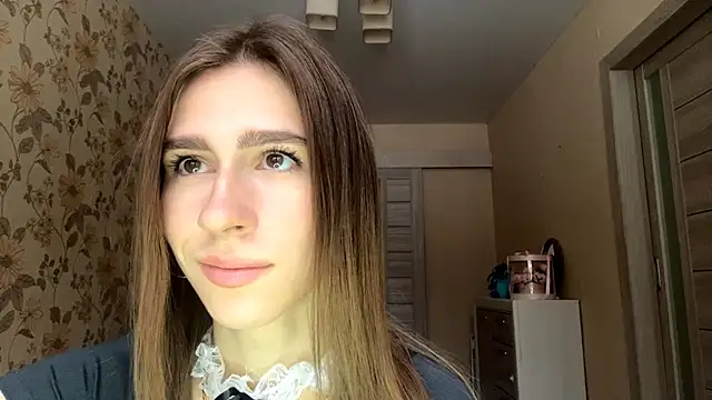 ElsieKuhlmann live sex cam