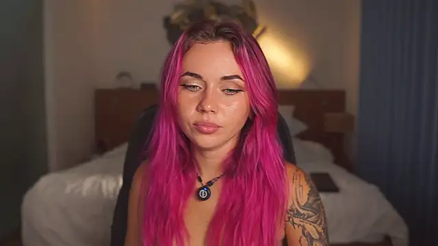 Sarah_Pink's cam snapshot