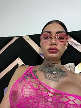 Zaratattoox live sex cam