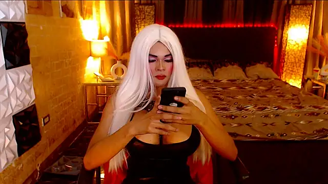 EllahEmperialTS live sex cam