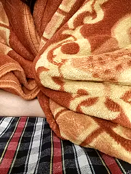 Tihki_Mirchi's cam snapshot