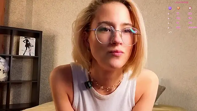 KelsieKrieser live sex cam