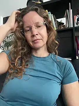 AnnikaRose live sex cam