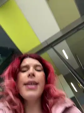 RiriRoseey live sex cam