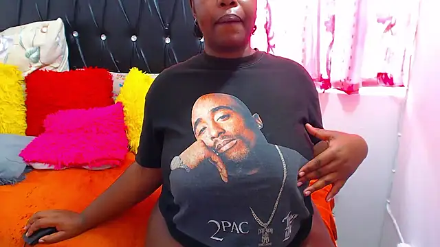 melanin_lizzy's cam snapshot