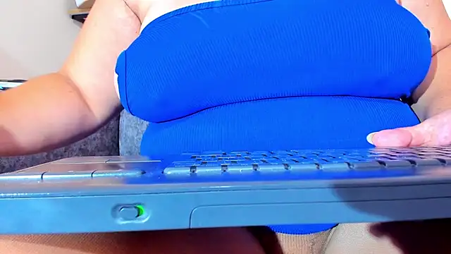 nailon_karol11's cam snapshot