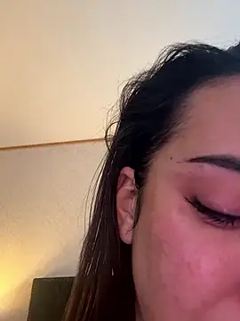 VitoriaCarusso live sex cam