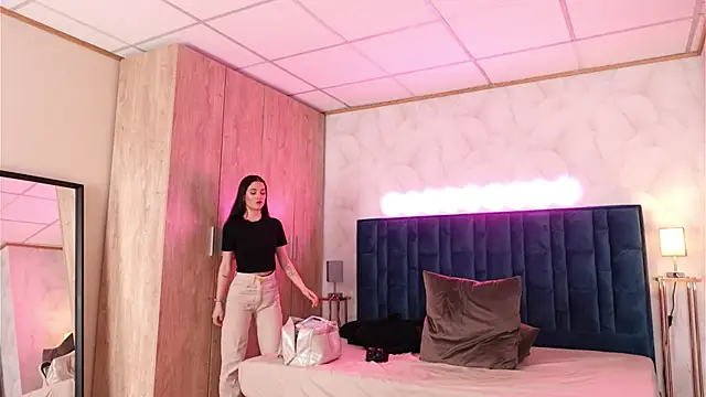 LucyFever's cam snapshot