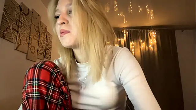 DozyLagging's cam snapshot