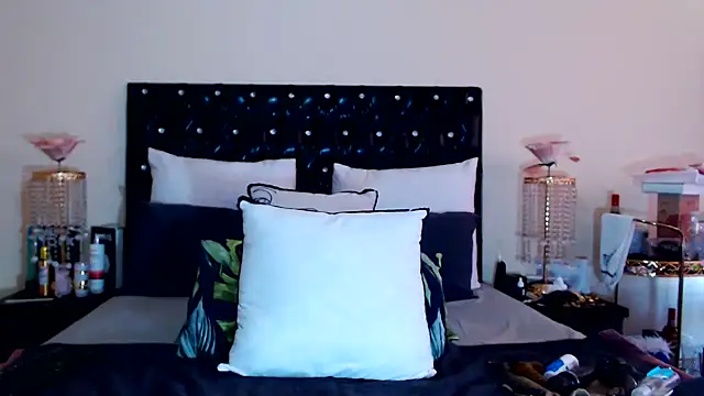 MONSTERTITS44DDD's cam snapshot