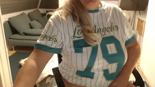 KimMitchelli's cam snapshot