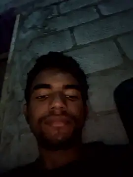 Reynold2608 live sex cam