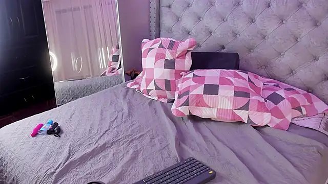 gaia_rouge's cam snapshot