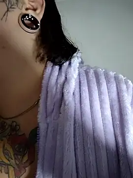 Divine_Pouvoir's cam snapshot