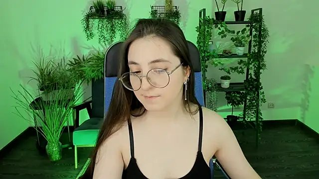 VirtuallVoyant live sex cam