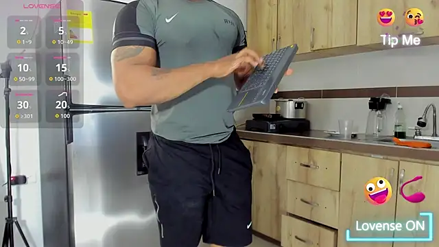 MattRodriguez9 live sex cam