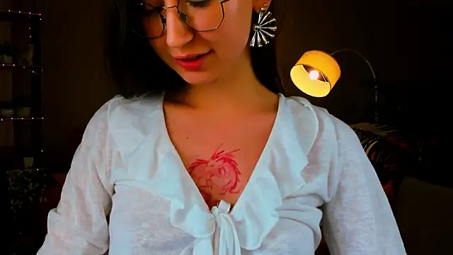 YourLovellyStory's cam snapshot