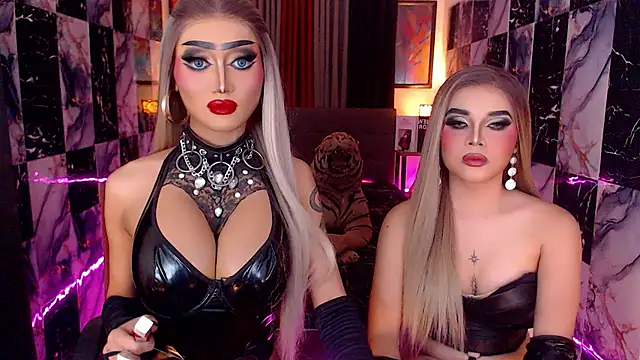 IndestructibleLily live sex cam