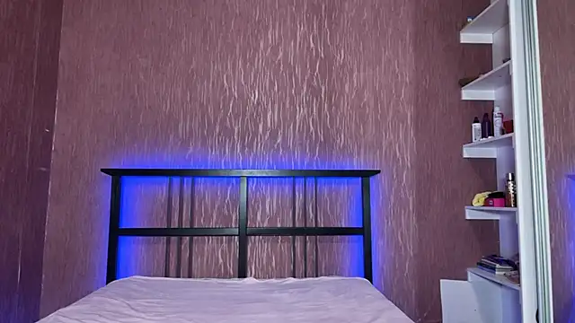 Flora_Amber's cam snapshot