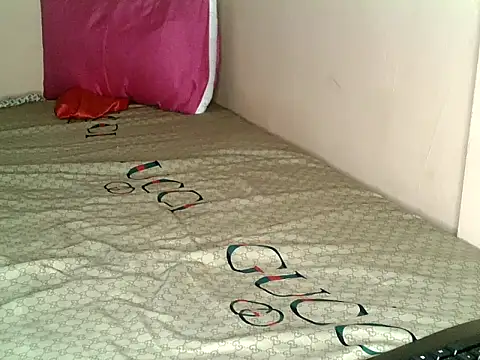 Cutenique's cam snapshot