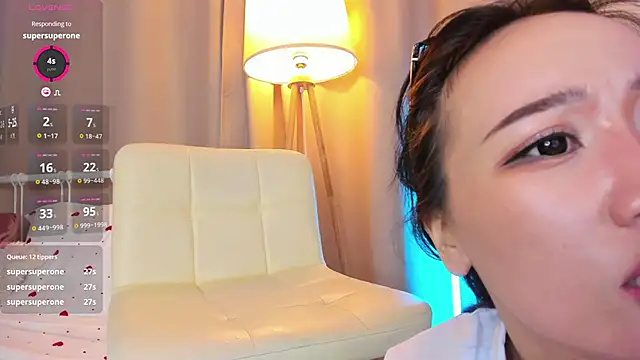 AmiliYan live sex cam