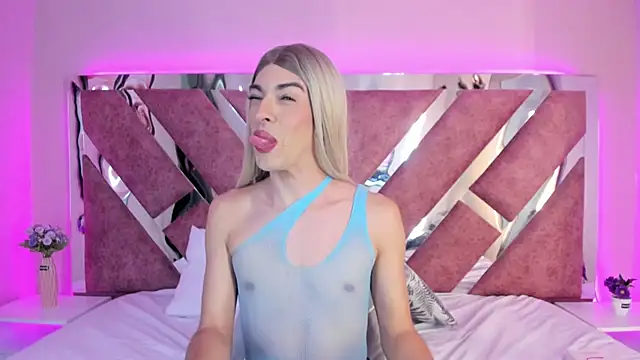 MaxiRogers live sex cam