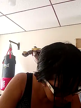 kelly_squirting live sex cam