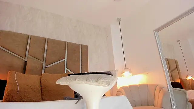 Martinaa_Jones_ live sex cam