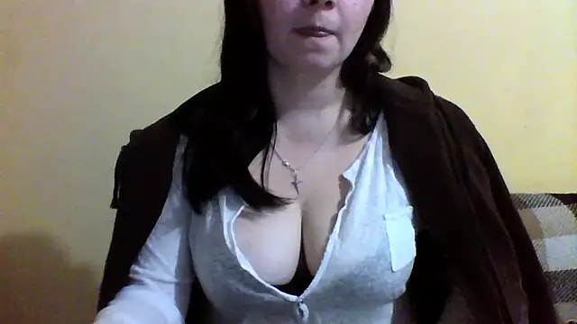 Vitalina282128 live sex cam