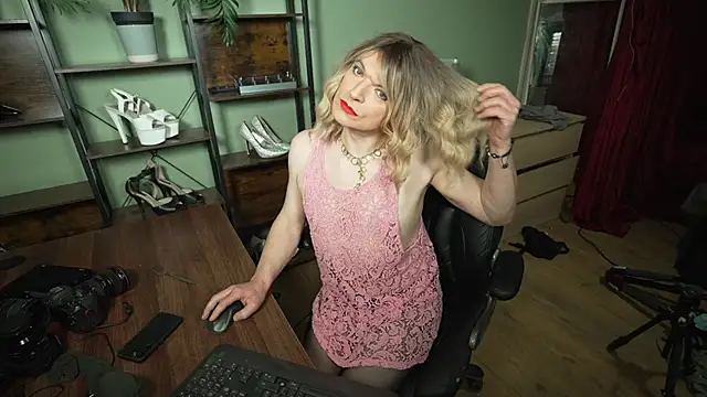 JessicaNylonQueen live sex cam