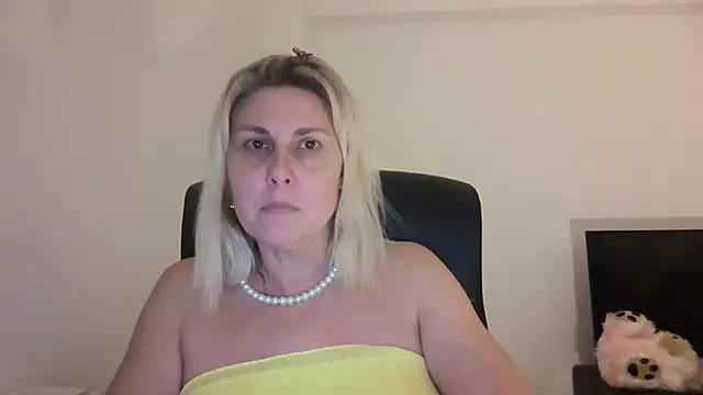 Amelia9798's cam snapshot