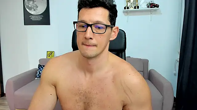 BrutusK08 live sex cam