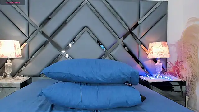 Milan_LewisS live sex cam