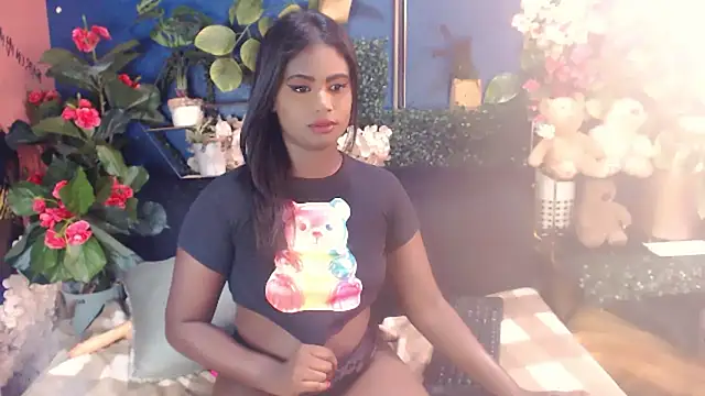 Littleindianmilf live sex cam