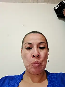 Zaralu_ live sex cam