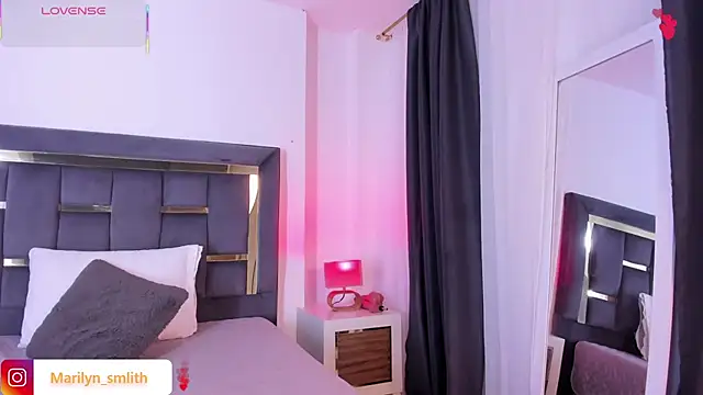 MarilynSmIith live sex cam