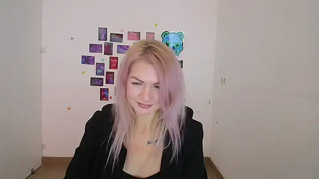 Madonna_Fire's cam snapshot