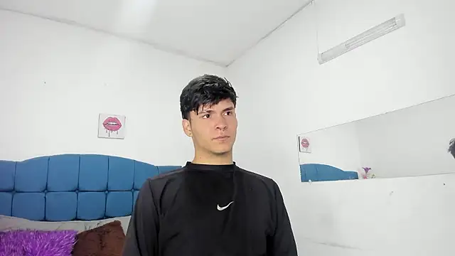 Aaron_Foxxx live sex cam