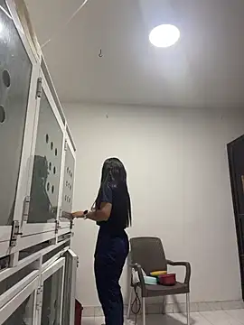 Sarah_Hinata live sex cam