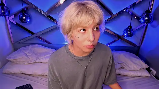 OliIverr22 live sex cam