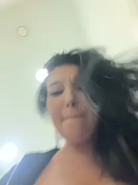 Tisha_Busty live sex cam