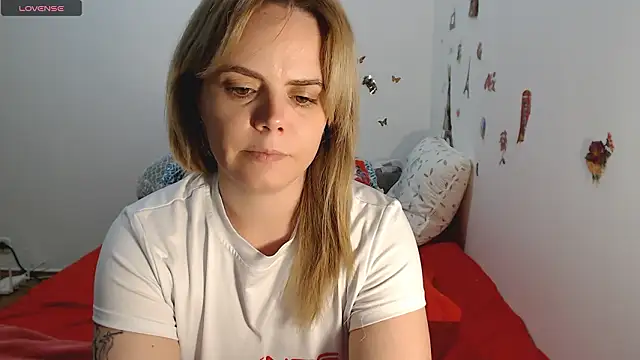 hotmilf4uxxx's cam snapshot