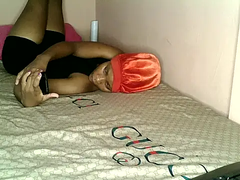 Cutenique's cam snapshot