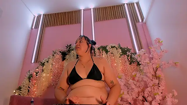 ThiccyLexxy live sex cam